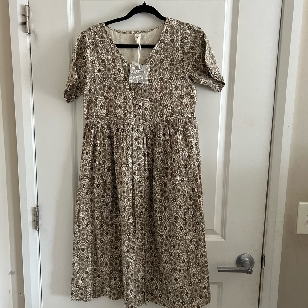 Kate Quinn Beige Floral Kids Dress - Picture 7 of 7